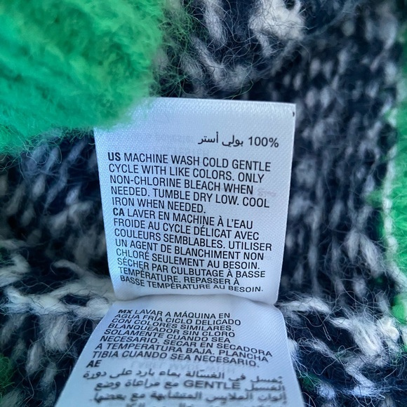 NWT On 34th Women's V-Neck Tipped Cardigan
(Macy’s Brand) - Picture 12 of 12